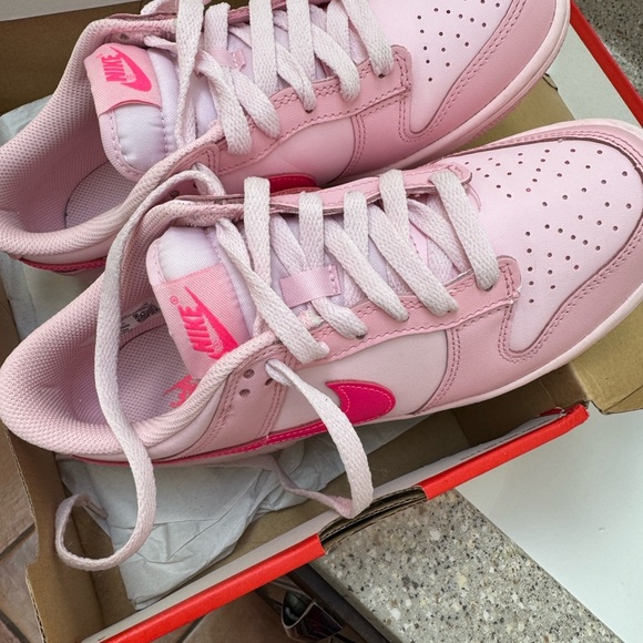 Nike Dunk Low Triple Pink Sneakers - Picture 3 of 7